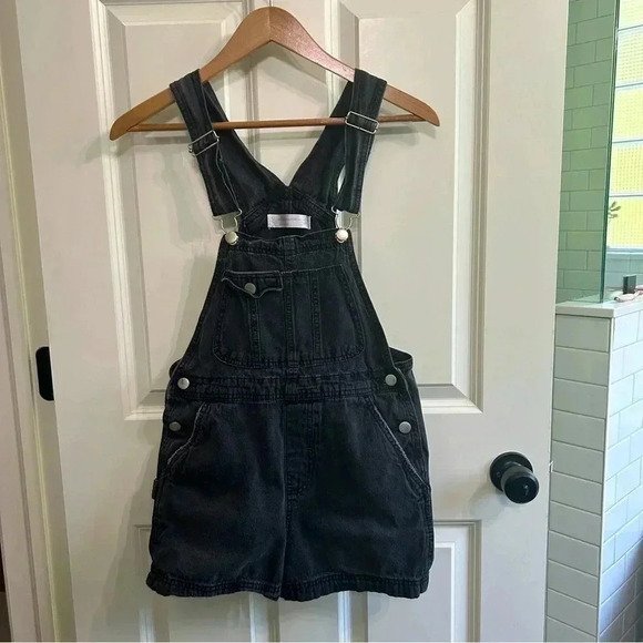 NOBO size 3/5 Juniors black denim overall shorts. GUC. Fits size 14/16 as well - Picture 1 of 8